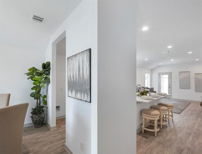 Building Photo - 6811 Telford Holw Trl