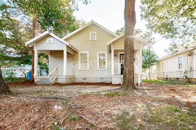 Building Photo - 2950 Pierpont Ave
