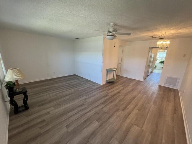 Building Photo - 5217 81st St N, unit 21