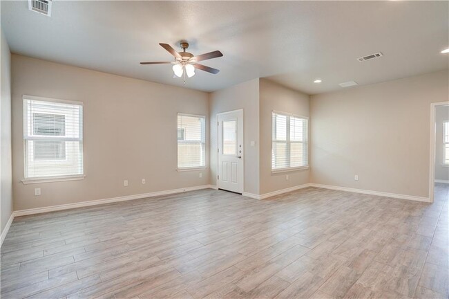 Foto del edificio - 381 County Rd 306