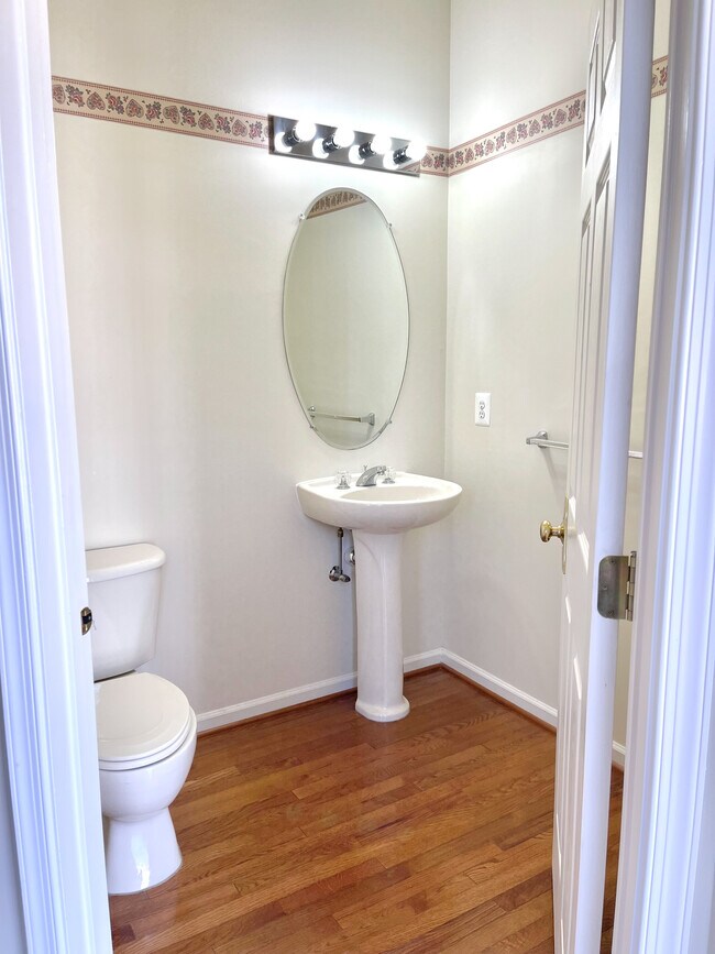 Building Photo - 43725 Piedmont Hunt Ter