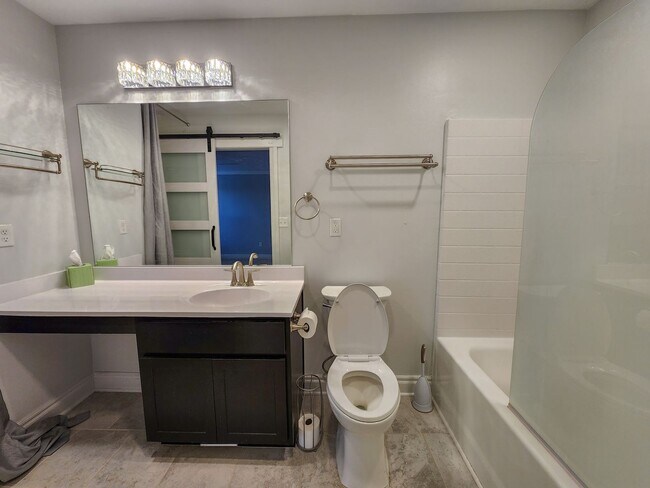 Foto del edificio - 3 bed, 2 bath home in Shawnee!
