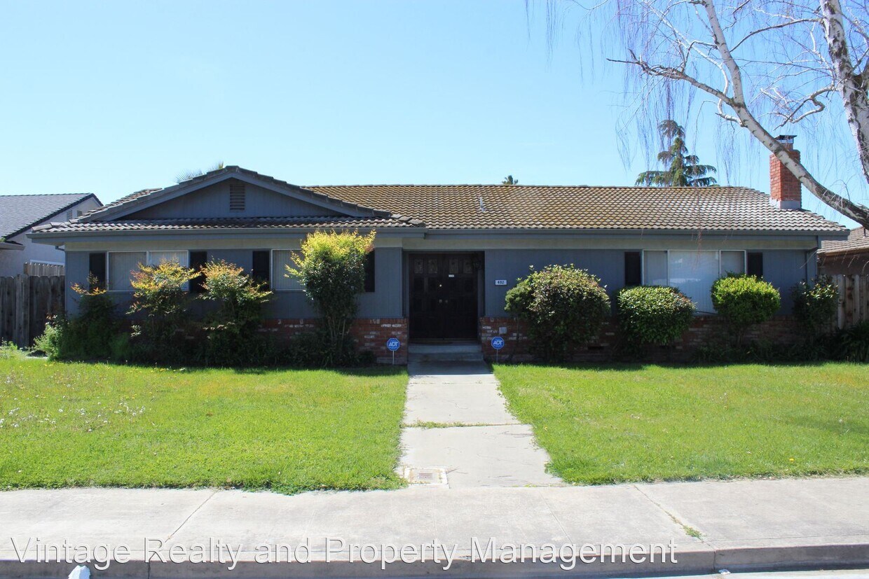 Foto principal - 3 br, 2 bath House - 402 W. Century Blvd