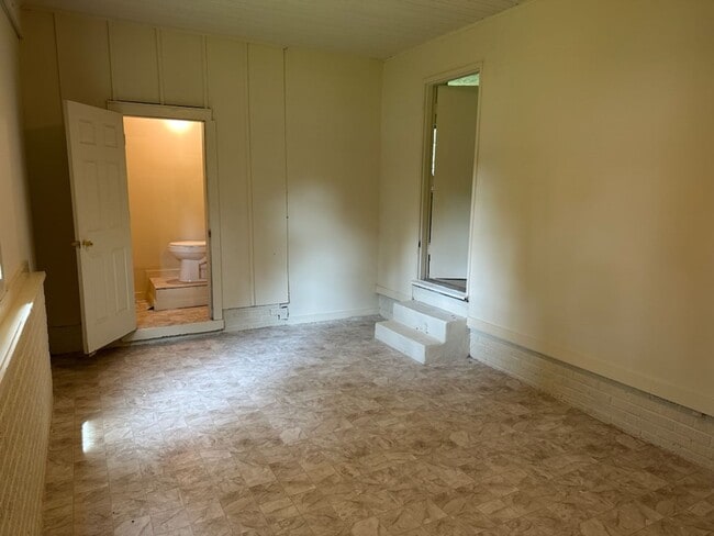 Foto del edificio - 5421 Crepe Myrtle Dr