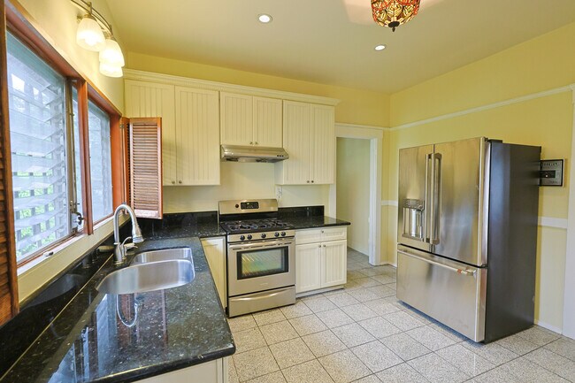 Foto del edificio - 1452 W 29th St