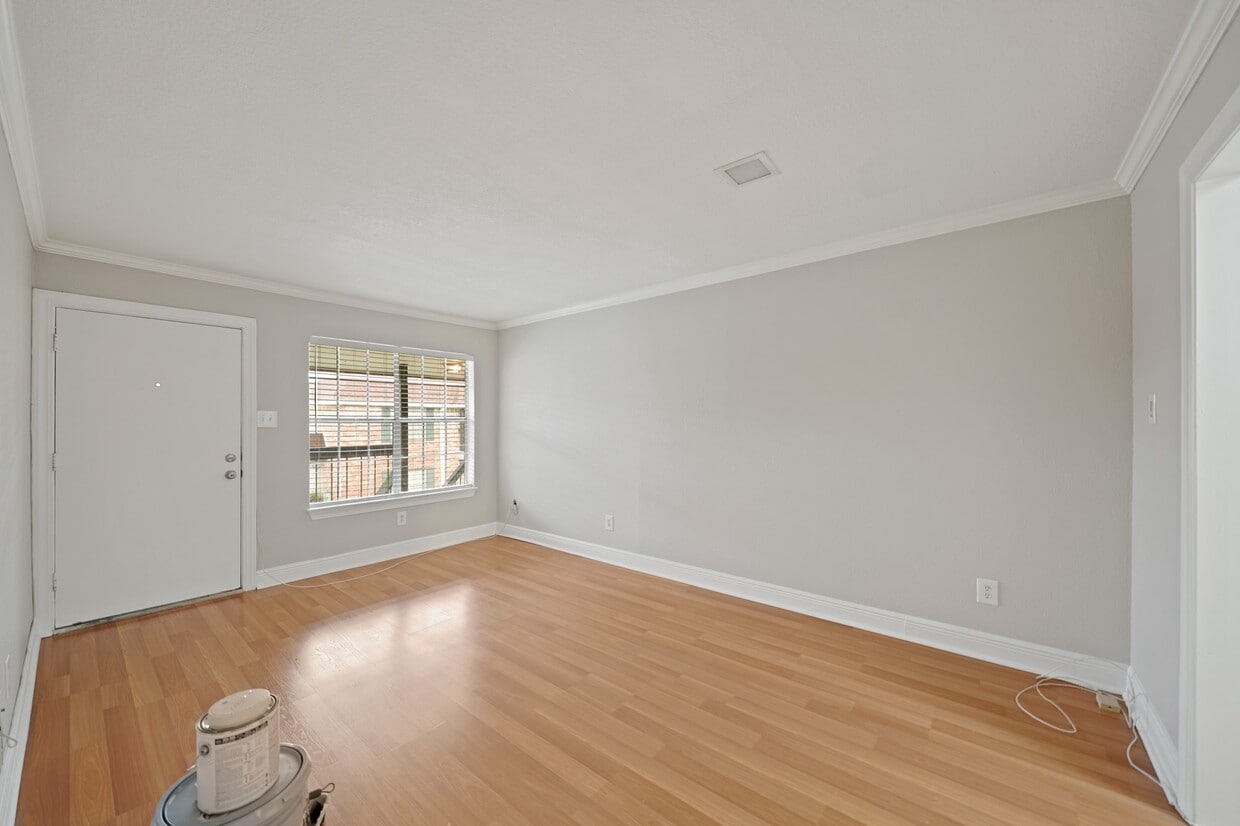 Primary Photo - 845 Augusta Dr