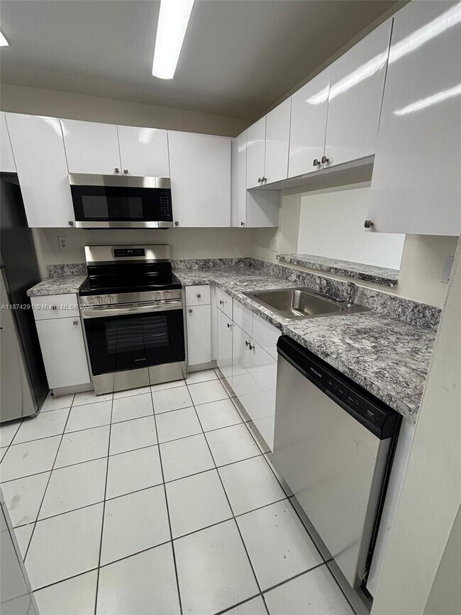 Foto del edificio - 10865 SW 112th Ave