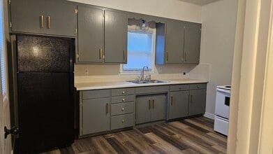 Building Photo - 501 W 3rd St