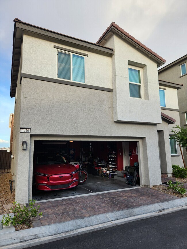 Foto del edificio - 6940 Crescent Gold St