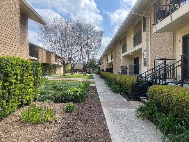 Foto del edificio - 3131 Cummins St