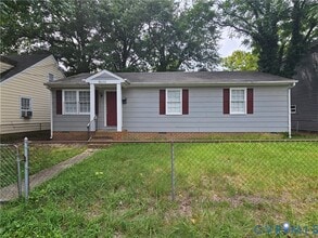 Building Photo - 3020 Groveland Ave