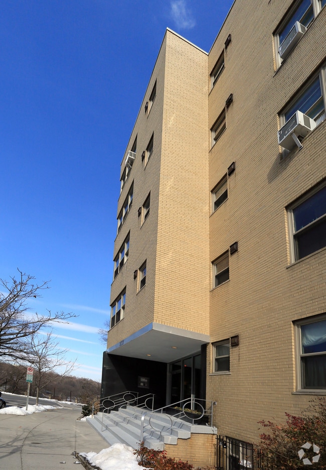 Building Photo - 3025 Ontario Rd NW