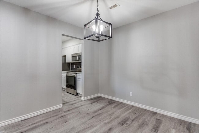 Building Photo - 5142 Amesbury Dr