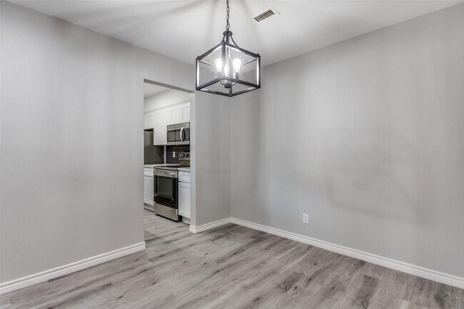 Building Photo - 5142 Amesbury Drive Unit#117, Dallas, Texa...