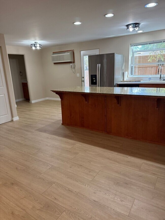 Foto del edificio - 870 Spurlock St