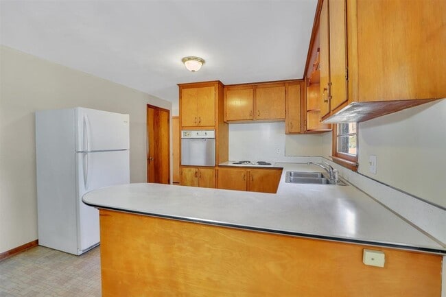 Building Photo - 57 Alanby Dr