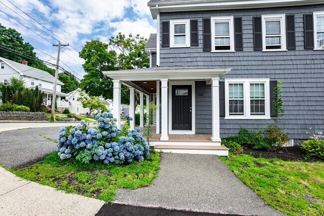 Foto del edificio - 163 Bates Ave