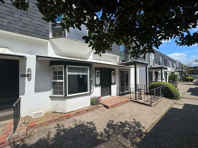 Building Photo - 1115 W 6th Ave