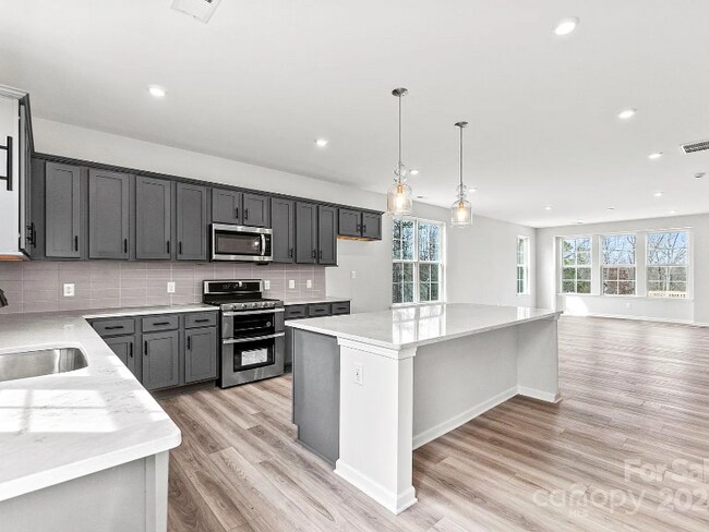 Building Photo - 7105 Brookview Ln