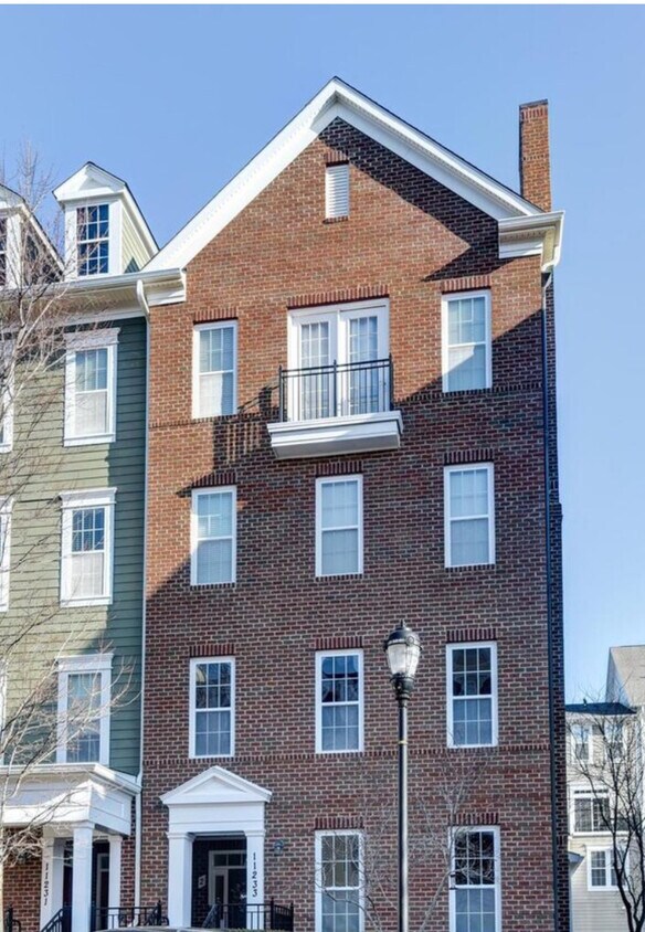 Primary Photo - 11233 Chase St