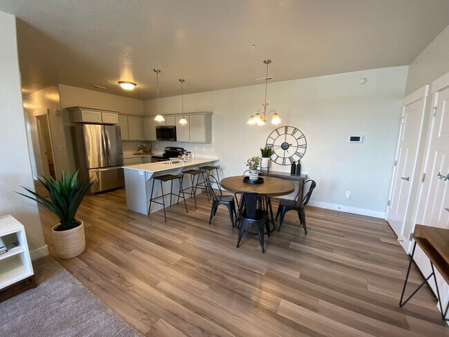 Foto del edificio - Lakefront at Vineyard Town Center Condo