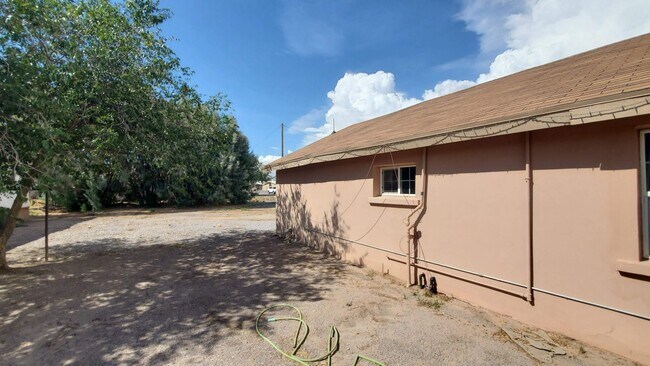 Foto del edificio - 2 bedroom, 1 bath Home!