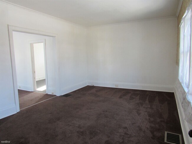 Building Photo - 809 2nd St