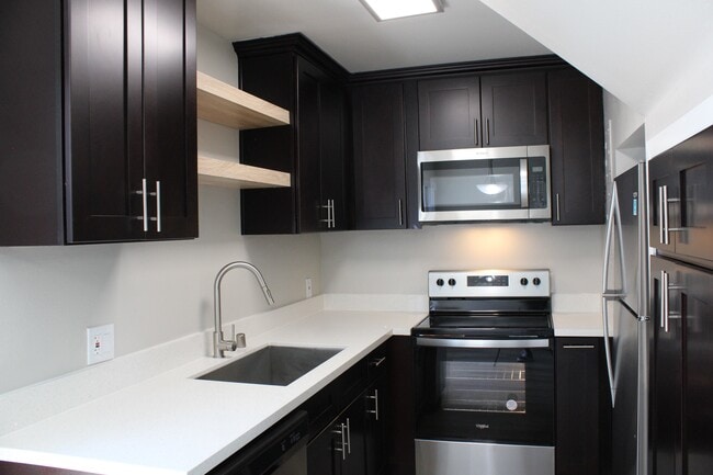Building Photo - Oxnard Terrace
