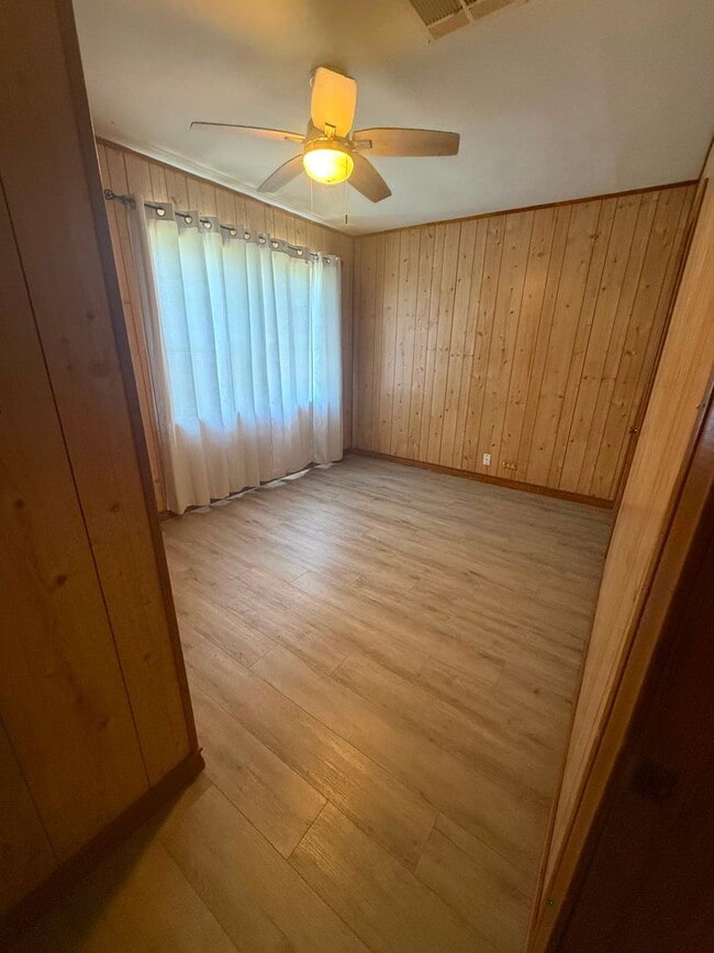 Building Photo - 133 Hilldale Dr