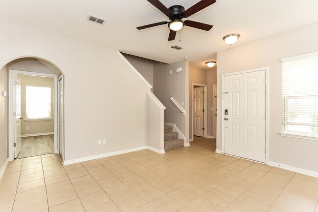 Foto del edificio - 497 Deercroft Ln