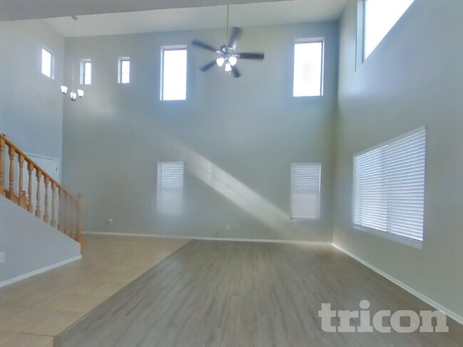 Foto del edificio - 17244 W Maui Ln