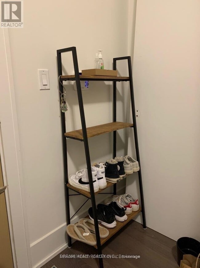 Building Photo - 39 Queens Quay E