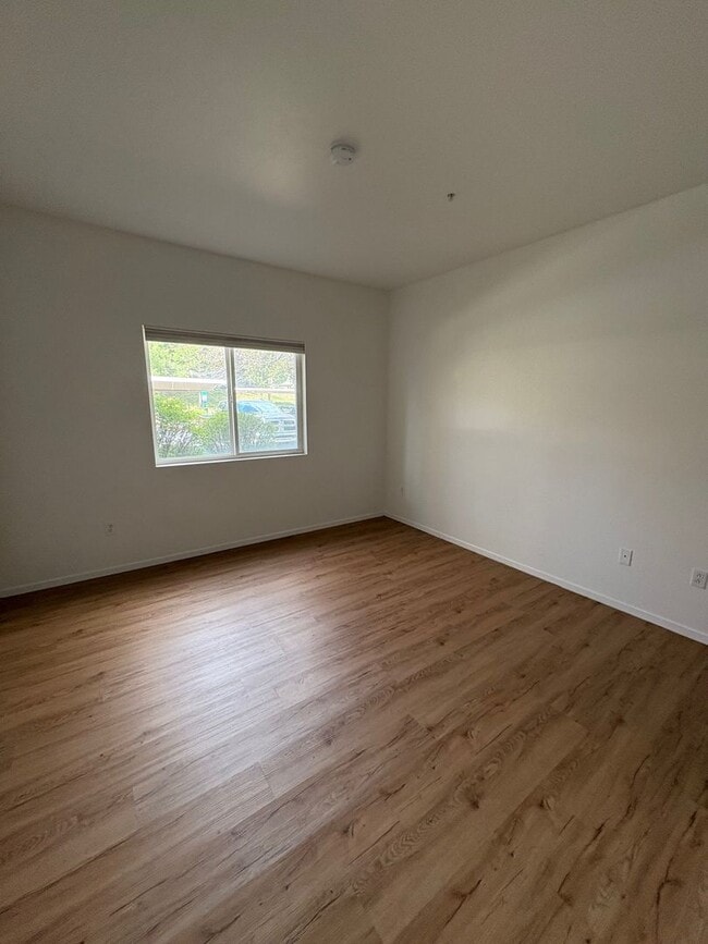 Building Photo - 2 Bedroom 2 Bath Condo
