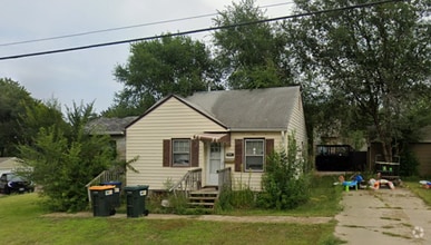 Building Photo - 3034 N Lewis Ave