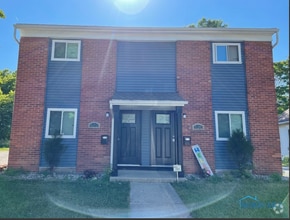 Building Photo - 520 Howland Ave