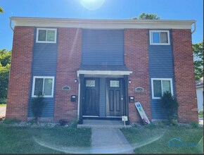 Building Photo - 520 Howland Ave