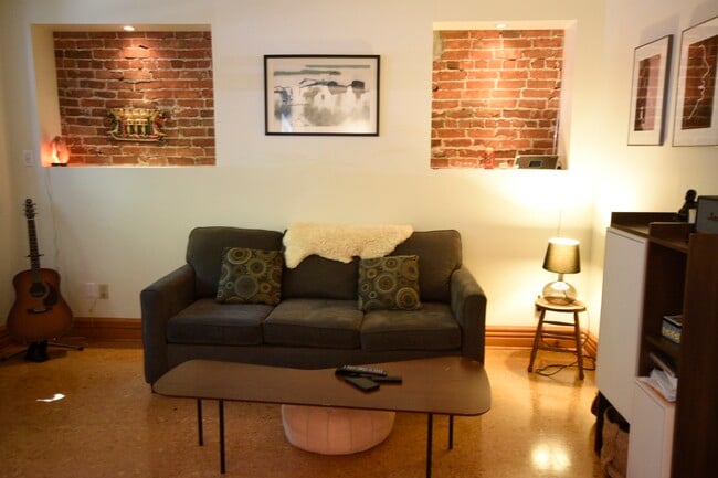 Building Photo - 4617 Rue Hutchison