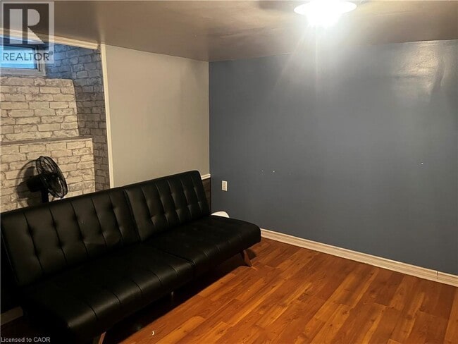 Building Photo - 282 Emerald St N