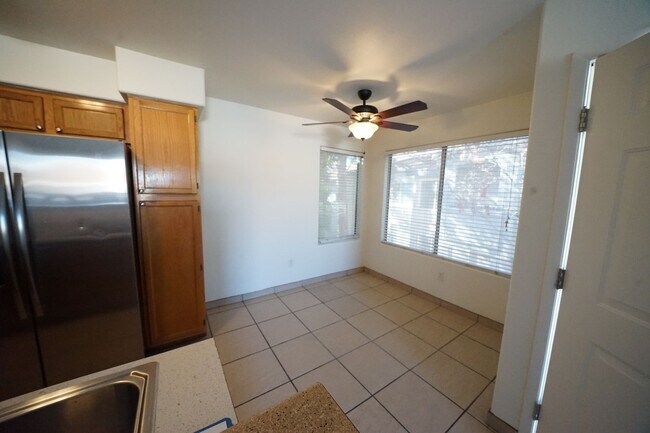 Foto del edificio - No Showings until 11/01/2023