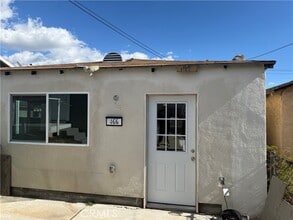 Building Photo - 466 S Mott St