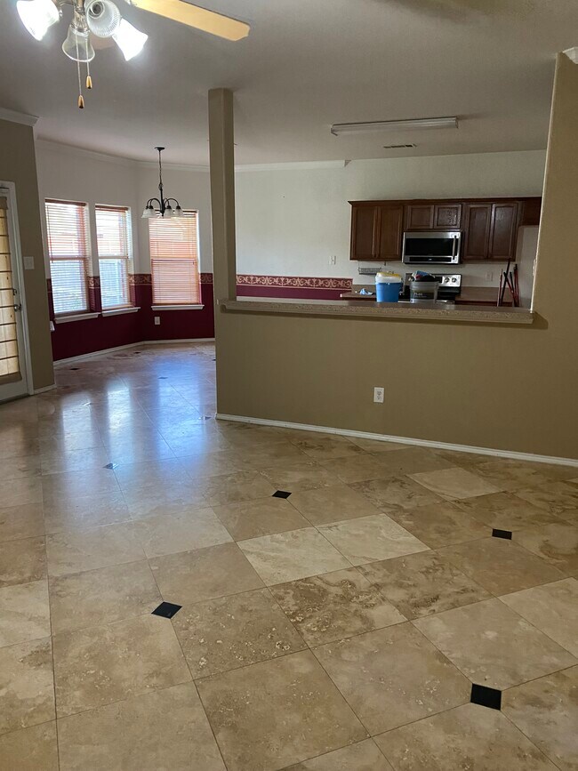 Foto del edificio - 7009 Snowy Owl St