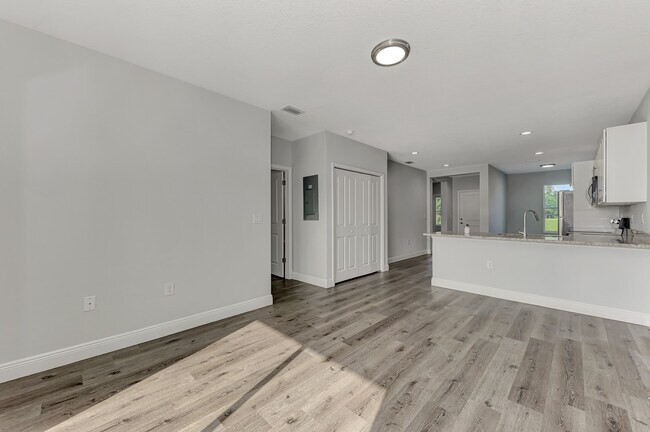 Foto del edificio - 11079 Kimberly Ave