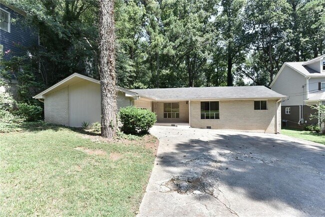 Building Photo - 1394 Rock Springs Cir NE