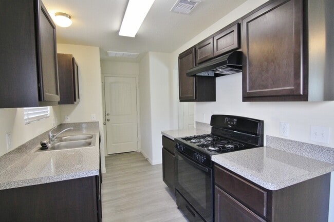 Building Photo - 5851 Santa Bernadetta