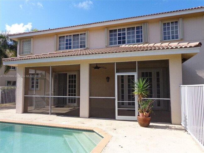 Foto del edificio - 991 Crestview Cir