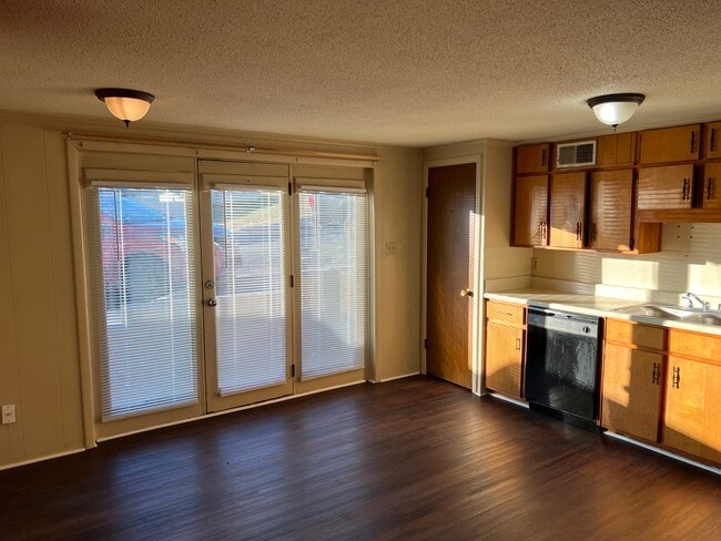 Foto del edificio - 110 Lyons St