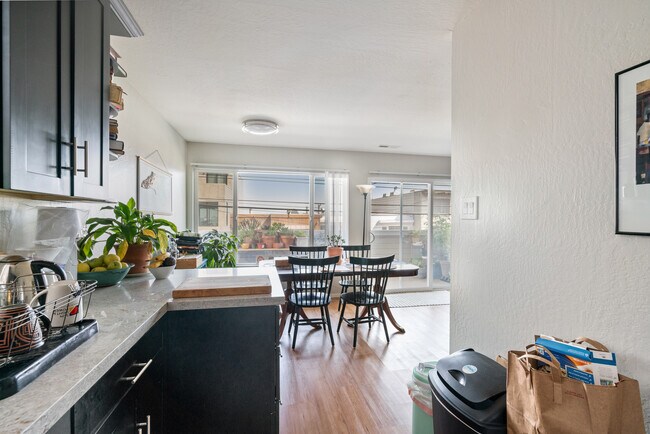 Foto del edificio - 130 Grand View Ave
