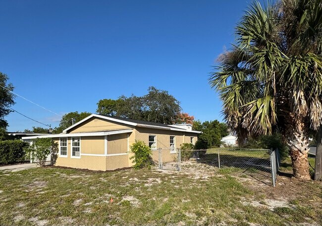 Foto del edificio - 2420 Edwin St NE