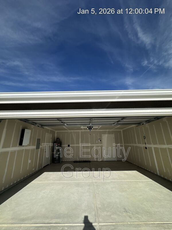 Foto del edificio - 7064 W Wren Ave