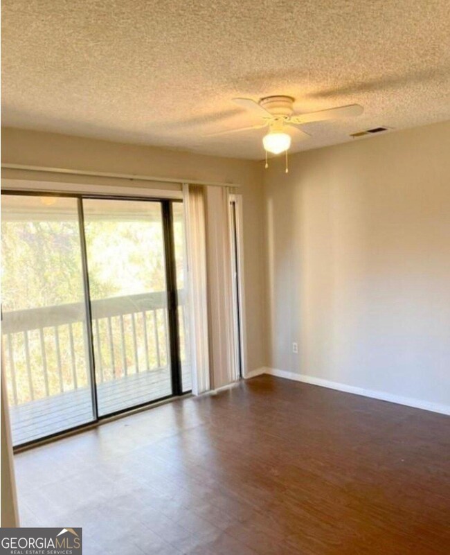 Building Photo - 3575 Oakvale Rd